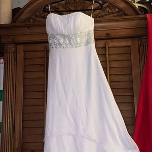 Beautiful Strapless 3 Tiered Wedding Dress.